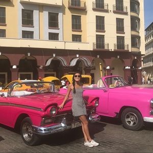 Meet your Posher, Claire